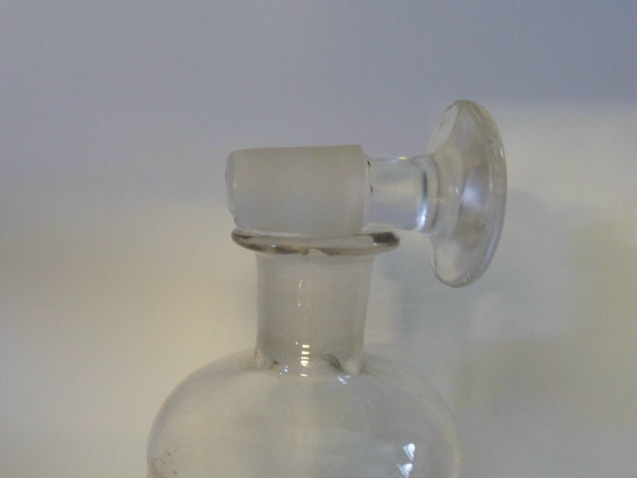 stopper ground glass